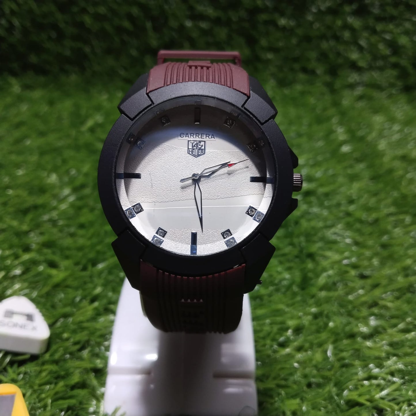 Carrera Watch Round Dial Silicone strap (BOX FREE + Surprise Gift)